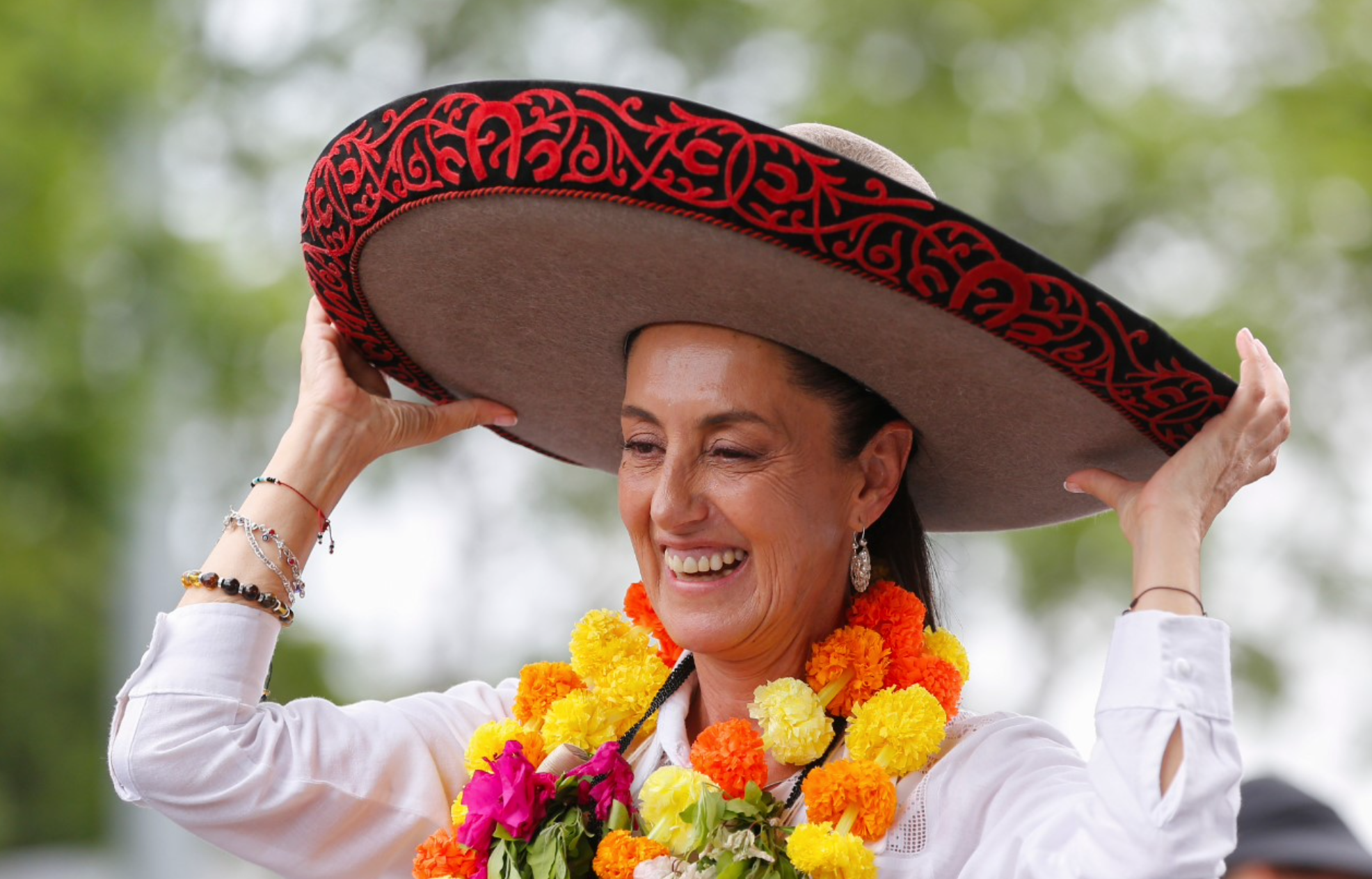 Claudia Sheinbaum arriba en las encuestas con 65%, Xóchitl Gálvez solo con 31%